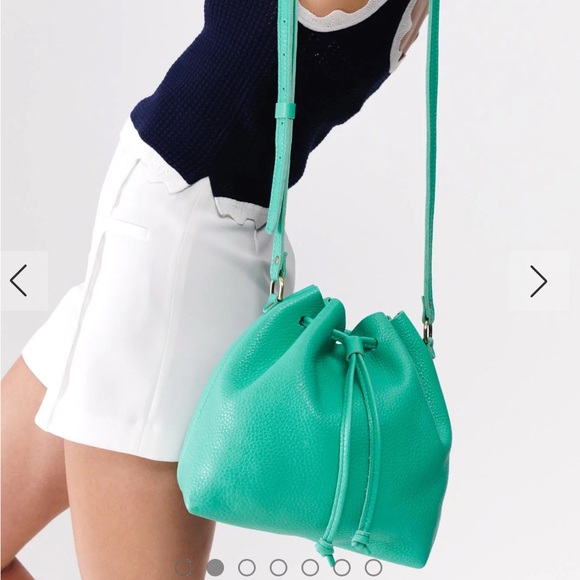 Large Bucket Bag in West Palm Beach with matching wallet - Picture 6 of 15